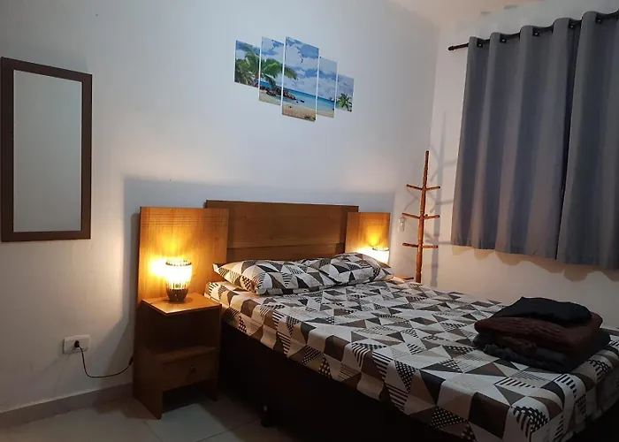 Ubatuba - Edifício Erica Apto 33 - 850 metros da Praia grande